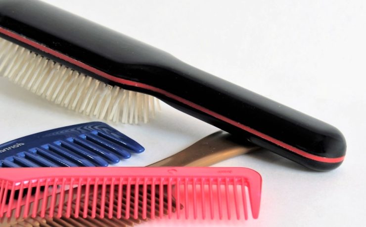 What are the reasons to get rid of plastic hair comb?